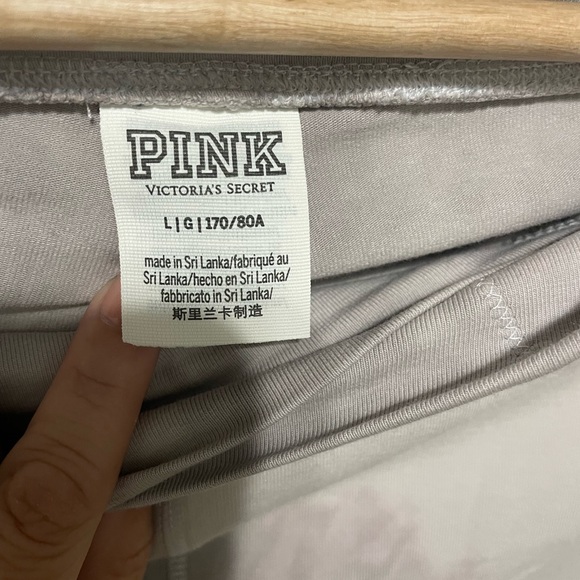 Victoria’s Secret, pink crossover flare leggings - Picture 4 of 5